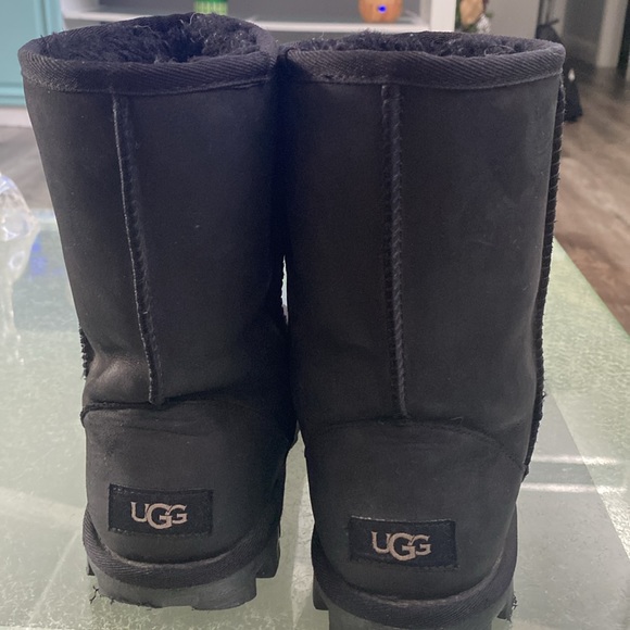 UGG boot - Picture 3 of 5